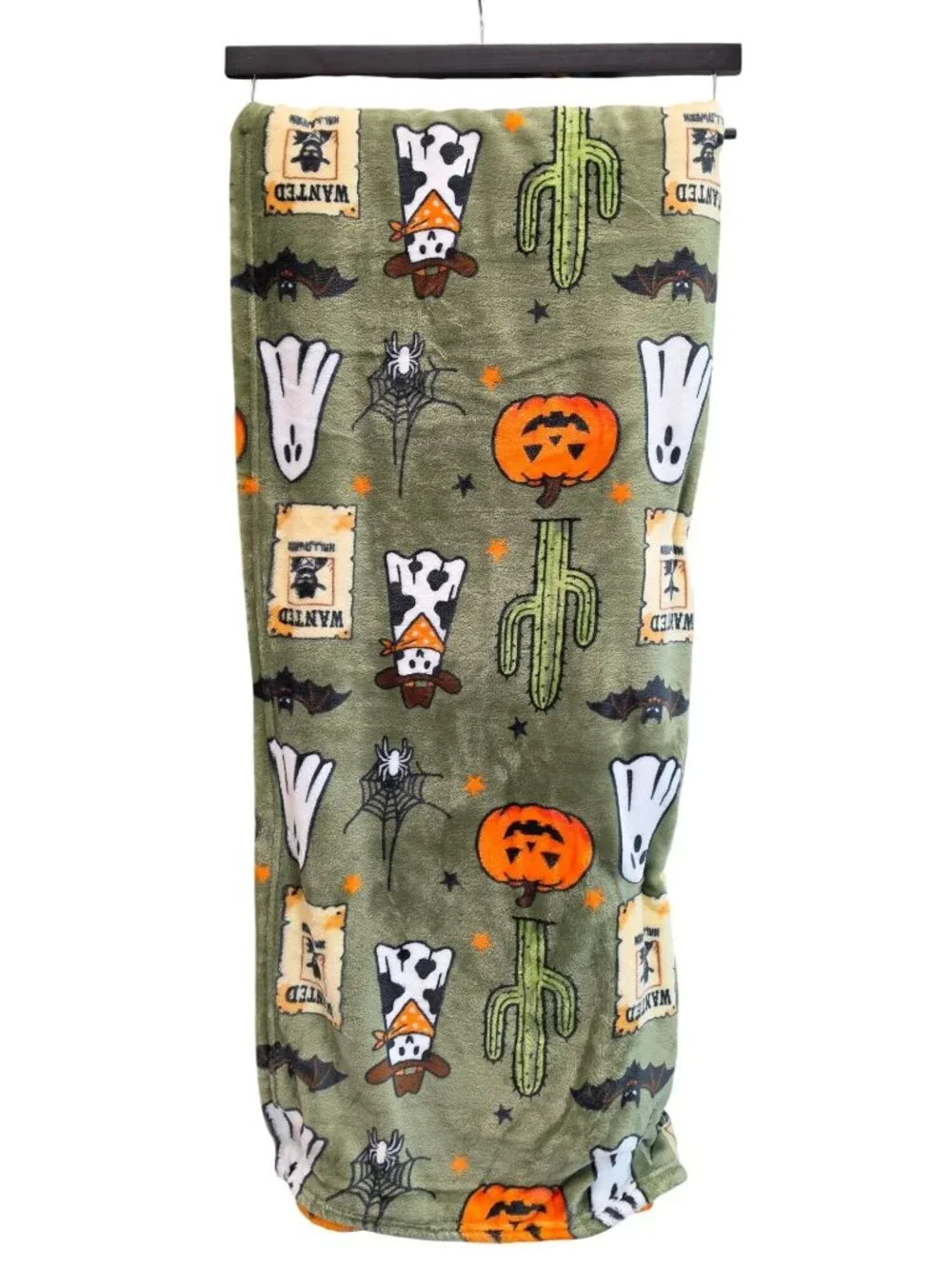 Wrangler Halloween Ghosts, Pumpkins, Bats Plush Throw Blanket